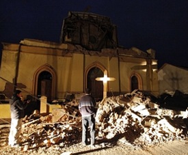 Los restos de una iglesia de Concepción <br>destruida por el terremoto.