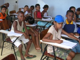 Niños brasileños en clase.