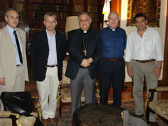 Mons. Twal junto al P. Mario Peretti, Sergio <br>Madera, Francisco de Luca y Héctor Godino.