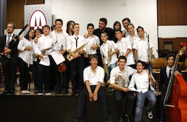 La orquesta de jóvenes.