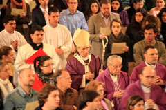 El Cardenal Rouco, a la entrada en el templo.