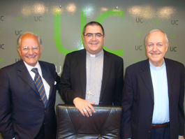 De derecha a izquierda: el Dr. Abel Albino, <br>mons. Buenanueva y el Padre Mario Peretti.