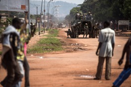 Militares por las calles de Bangui, la capital.