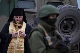 Un sacerdote ortodoxo en Crimea.