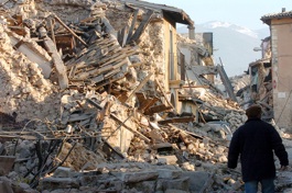 L'Aquila destruida tras el terremoto.