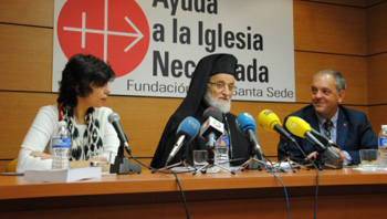 El Patriarca Gregorio III en la presentación del informe en Madrid.