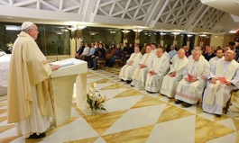 Francisco durante la misa en Santa Marta.