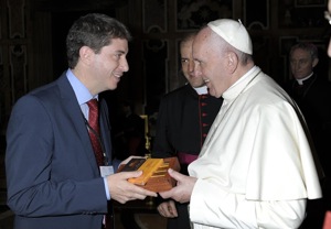 Alejandro Marius y el Papa Francisco.