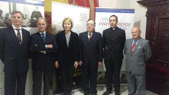 Los ponentes de la presentación de la biografía en Jerez.